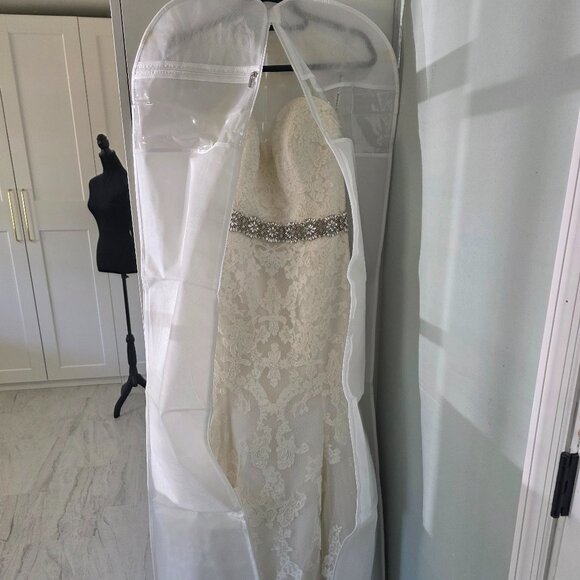 Maggie Sottero Couture "Cadence" Ivory Lace Wedding Gown - Picture 14 of 16